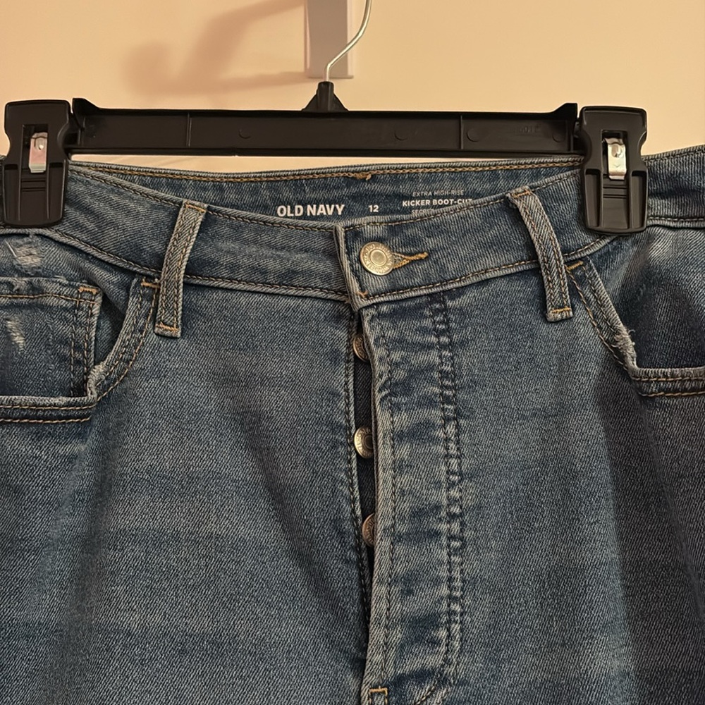 Old Navy Extra High Rise Boot Cut Jeans - Picture 4 of 9